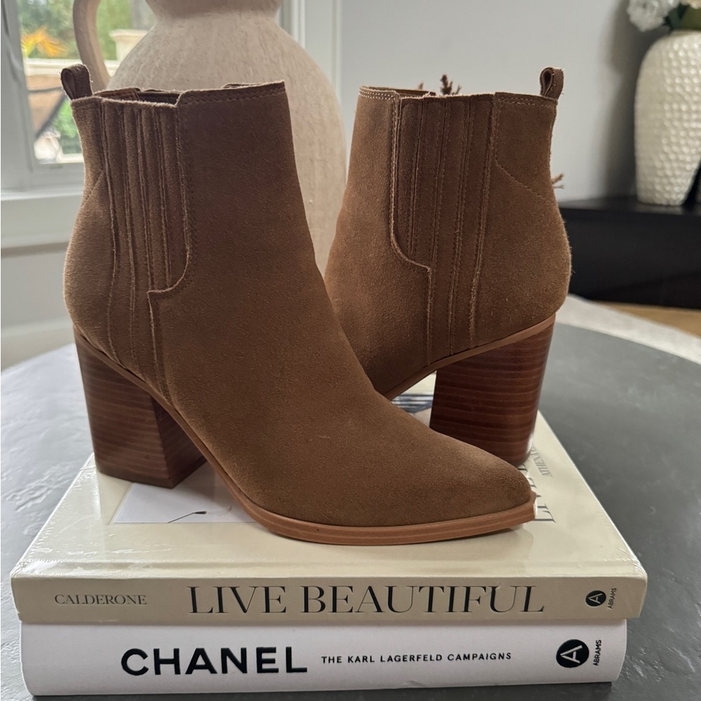 Marc fisher Ltd oshay suede booties cognac / brown size 8
